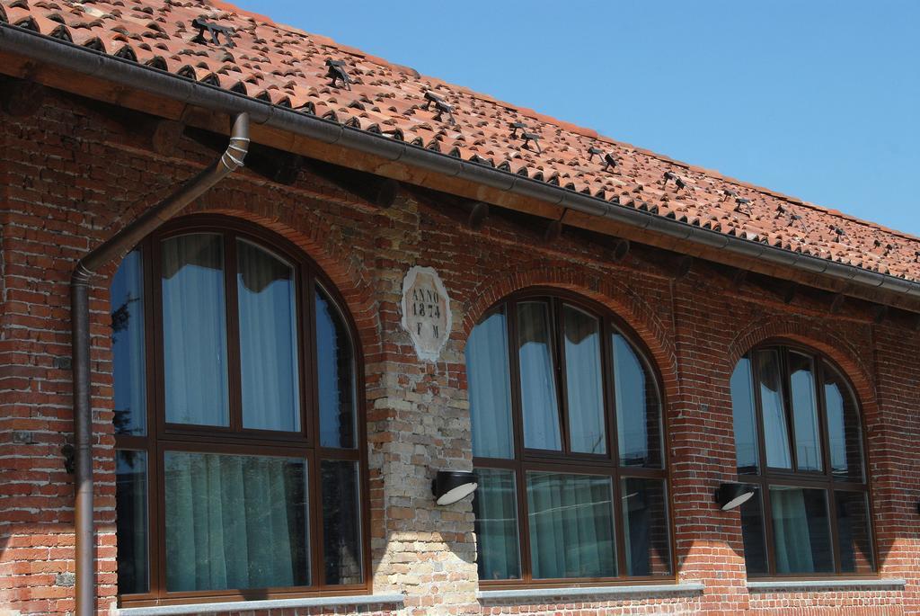 Hotel Le Botti Guarene Exterior foto
